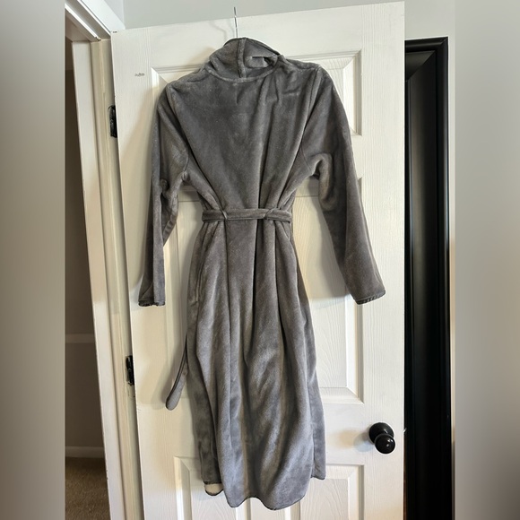 Koolaburra by UGG Plush Wrap Grey Robe - Picture 3 of 4